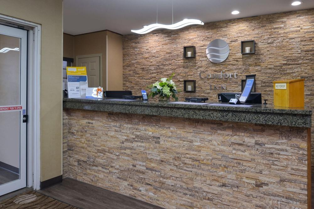Comfort Inn Guilford Near I-95 المظهر الخارجي الصورة