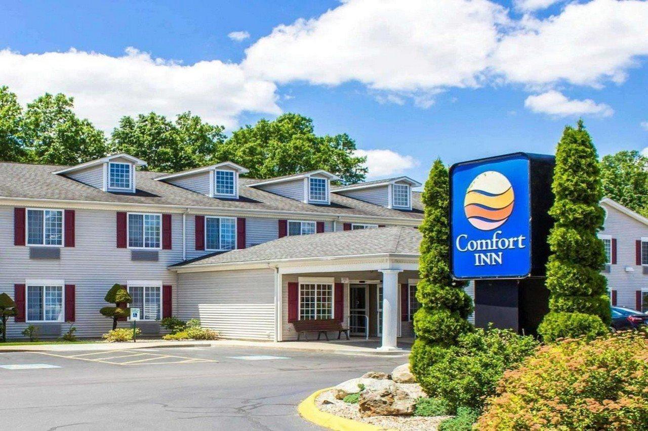 Comfort Inn Guilford Near I-95 المظهر الخارجي الصورة