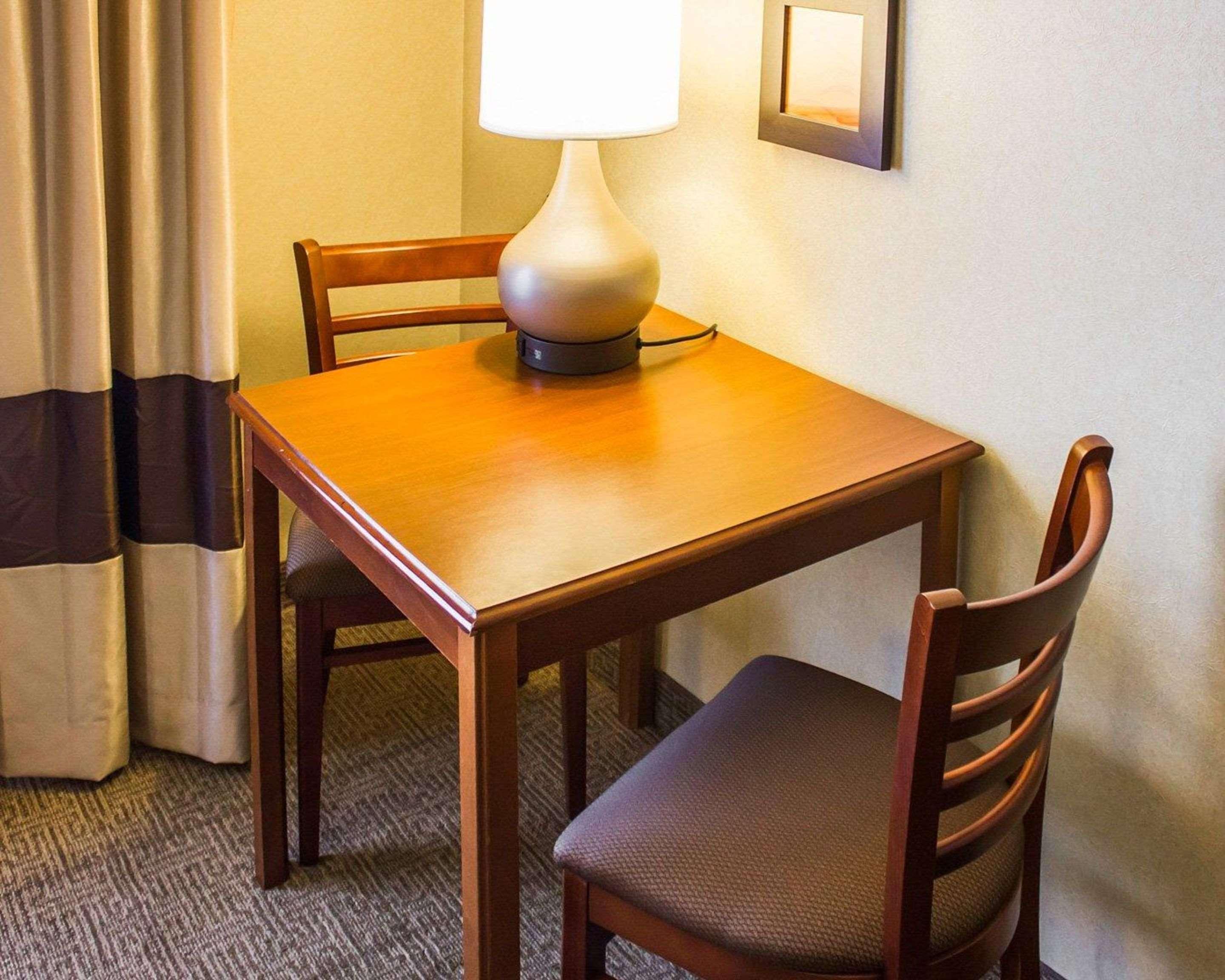 Comfort Inn Guilford Near I-95 المظهر الخارجي الصورة