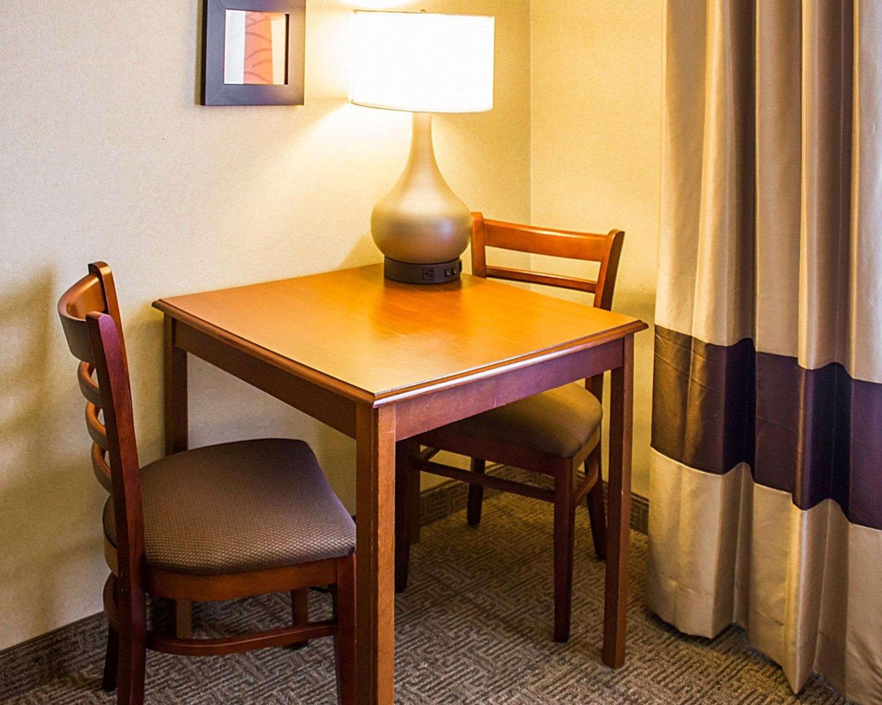Comfort Inn Guilford Near I-95 المظهر الخارجي الصورة