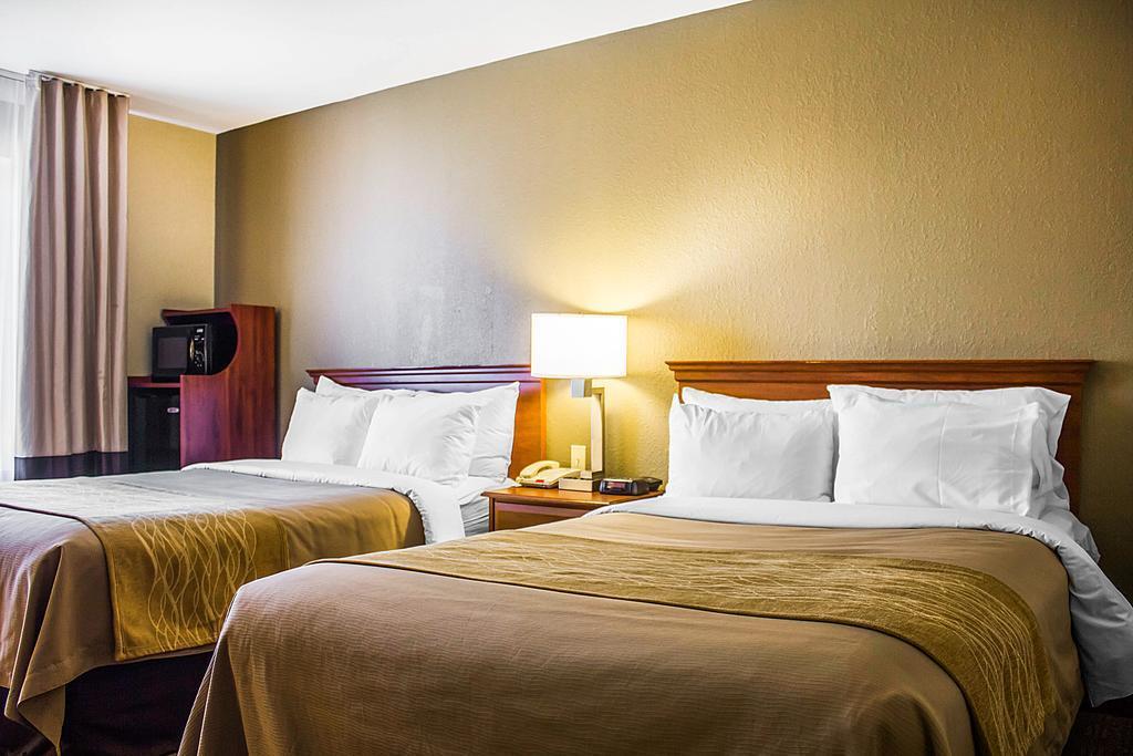 Comfort Inn Guilford Near I-95 المظهر الخارجي الصورة
