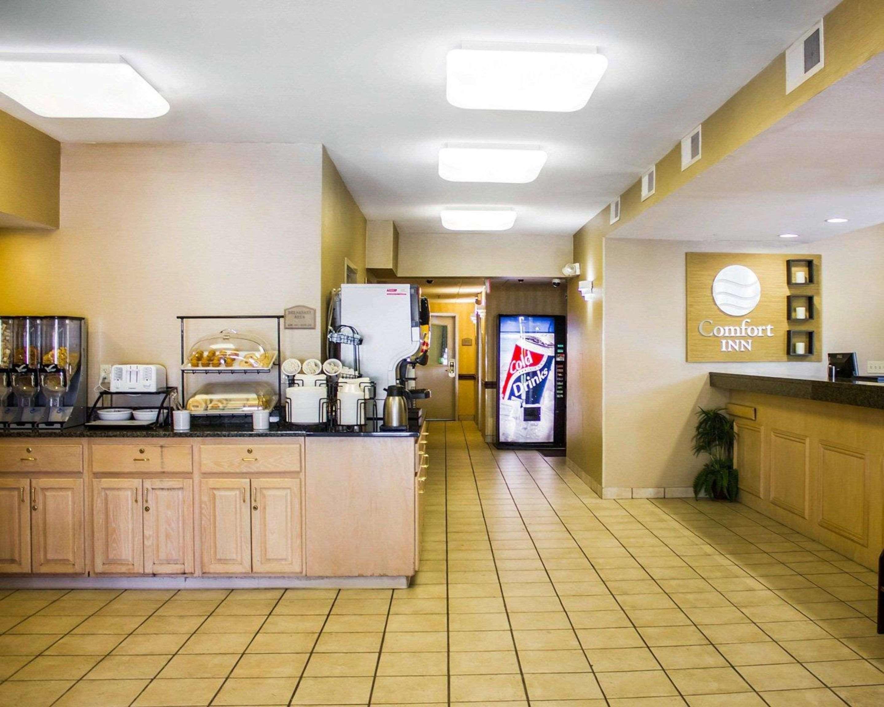 Comfort Inn Guilford Near I-95 المظهر الخارجي الصورة