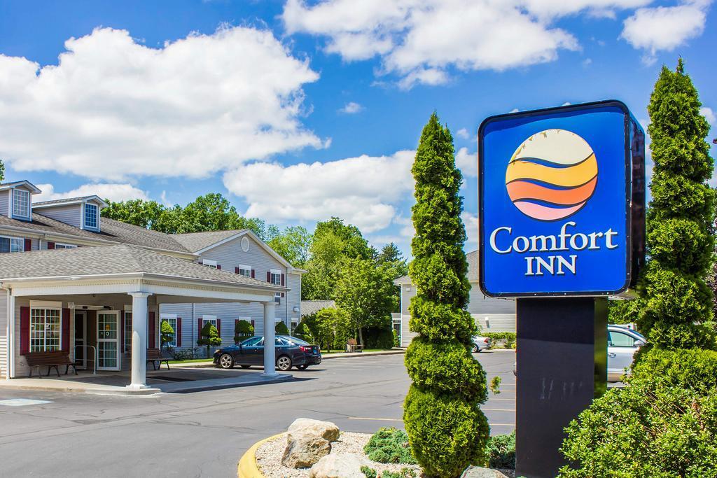 Comfort Inn Guilford Near I-95 المظهر الخارجي الصورة