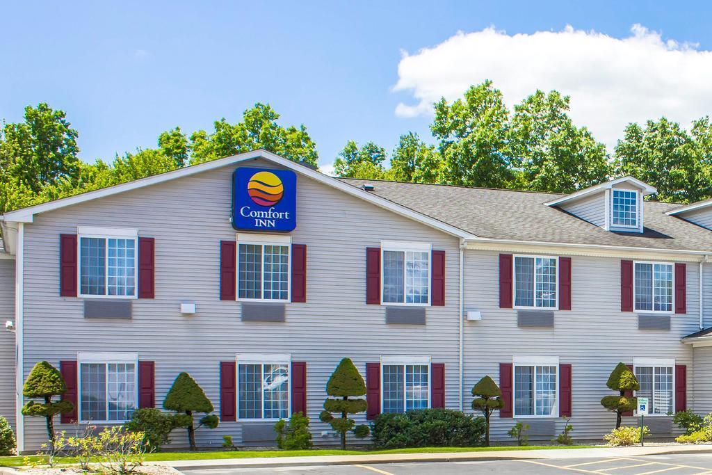 Comfort Inn Guilford Near I-95 المظهر الخارجي الصورة