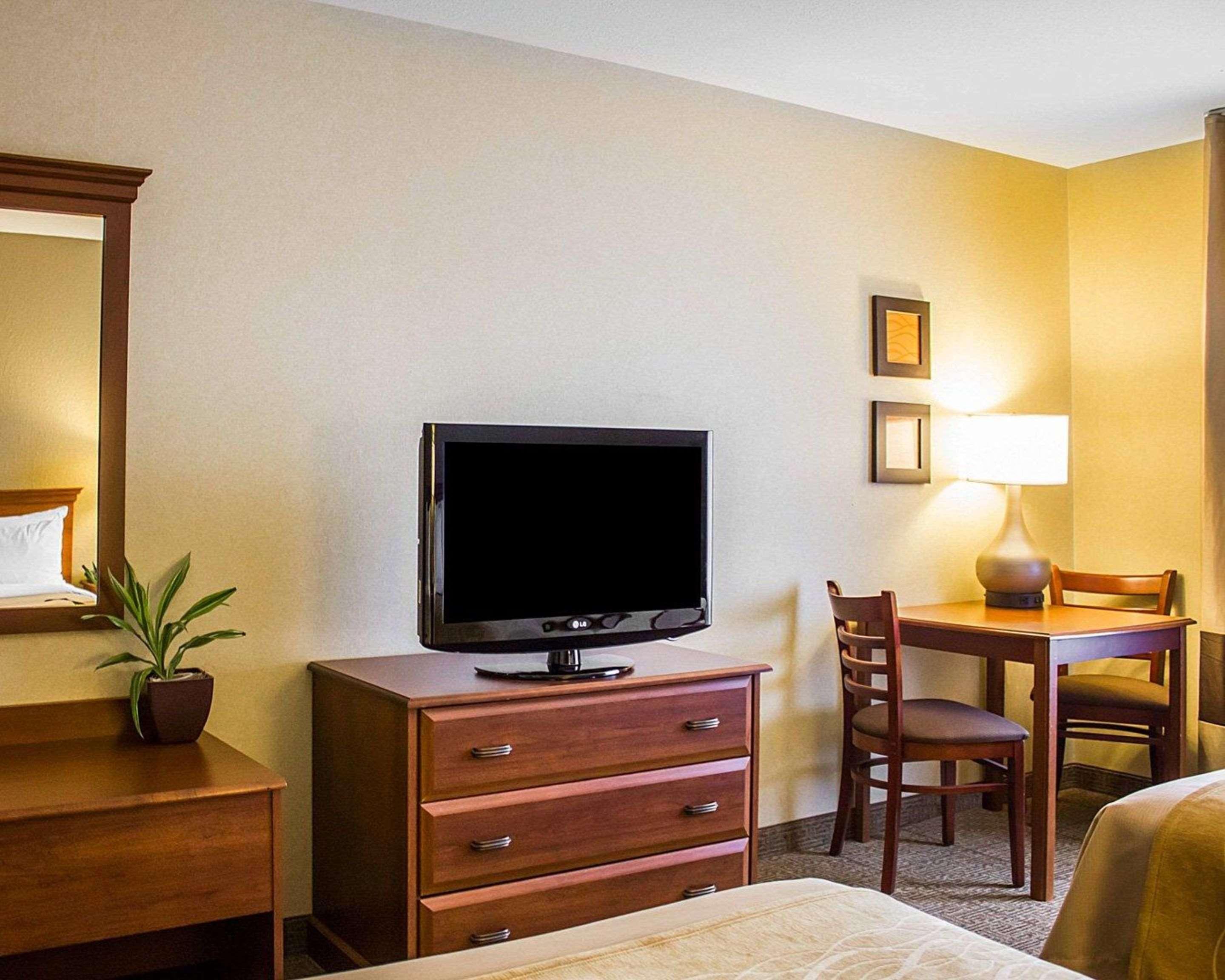 Comfort Inn Guilford Near I-95 المظهر الخارجي الصورة