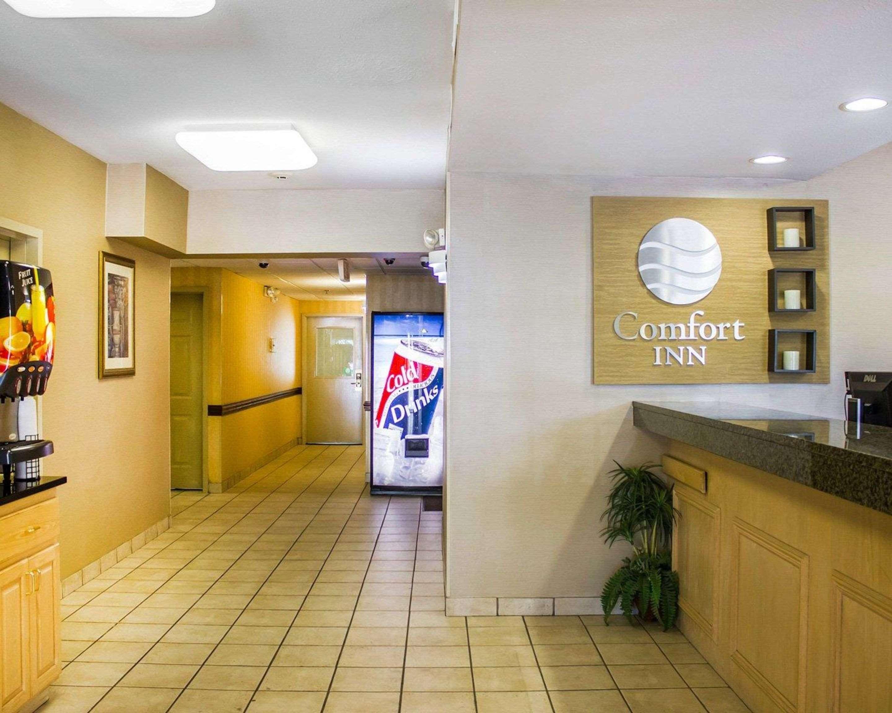 Comfort Inn Guilford Near I-95 المظهر الخارجي الصورة