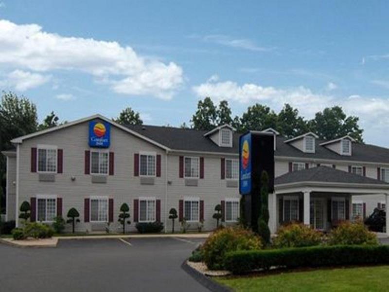 Comfort Inn Guilford Near I-95 المظهر الخارجي الصورة