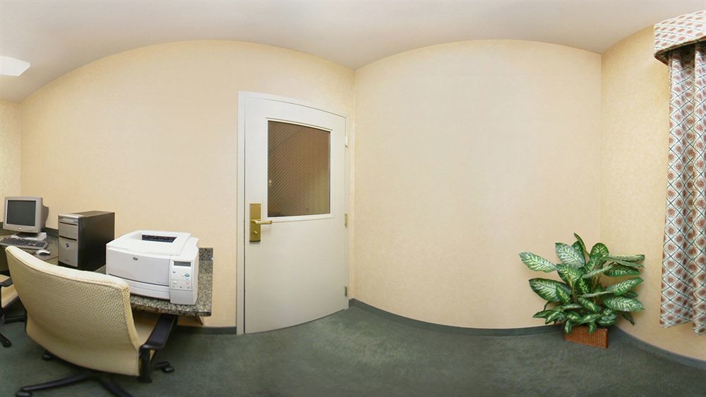 Comfort Inn Guilford Near I-95 المظهر الخارجي الصورة